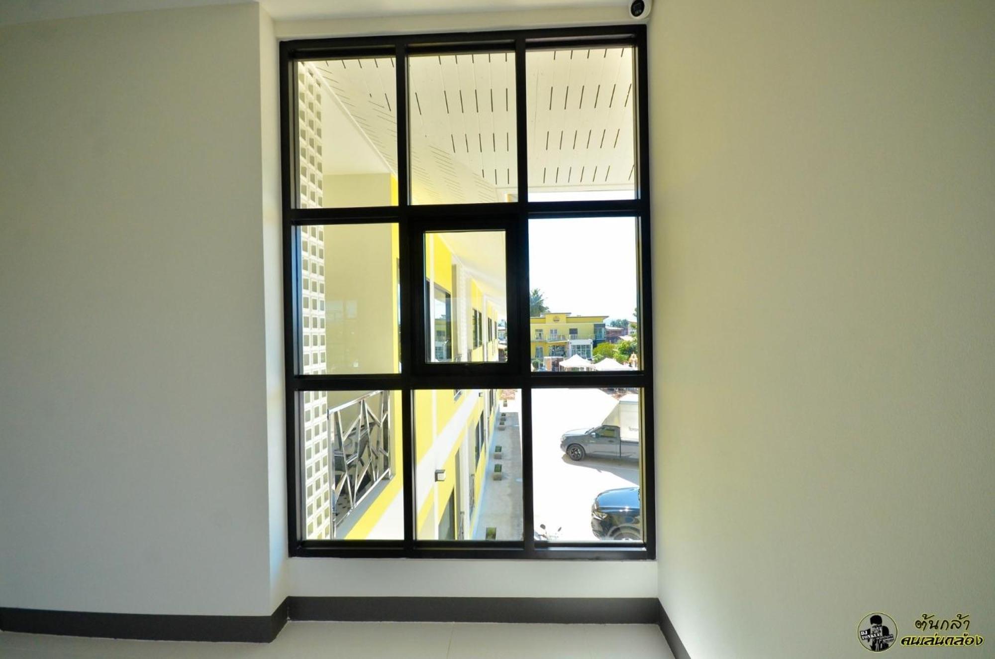 แอ่ว-ดีld Hotel&Residences Ngao Exteriör bild