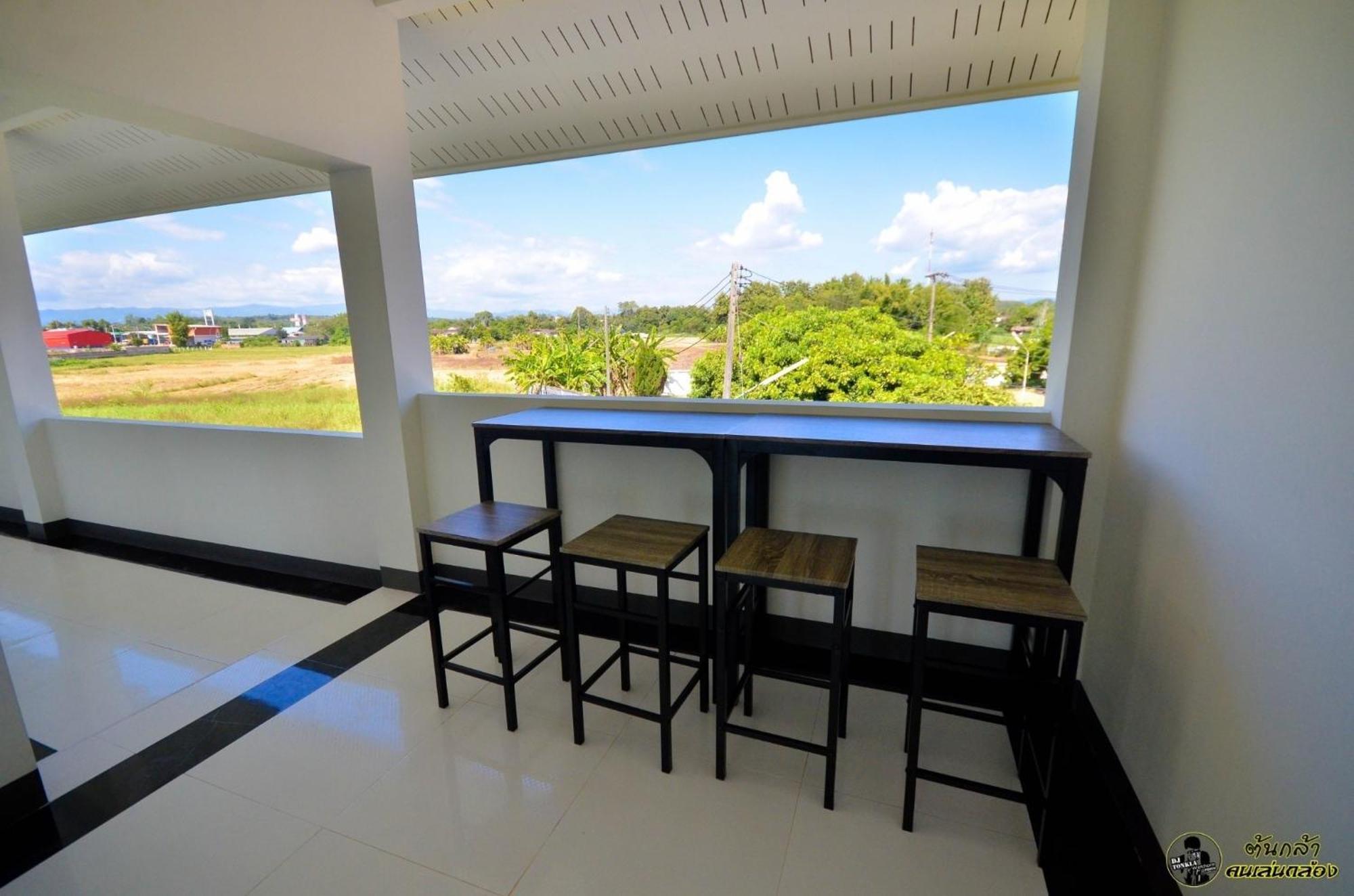 แอ่ว-ดีld Hotel&Residences Ngao Exteriör bild