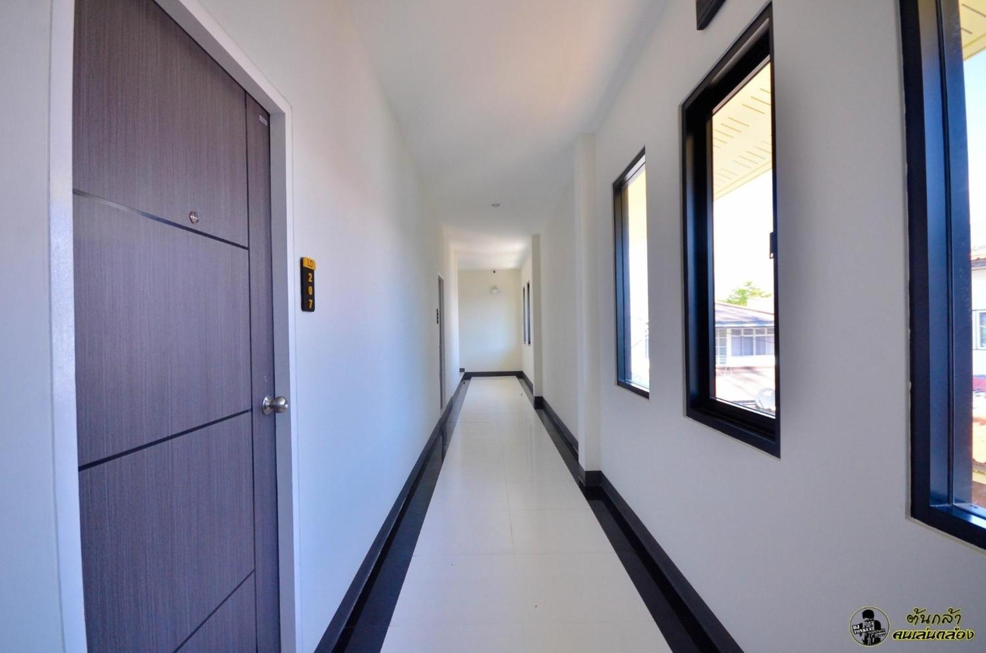 แอ่ว-ดีld Hotel&Residences Ngao Exteriör bild