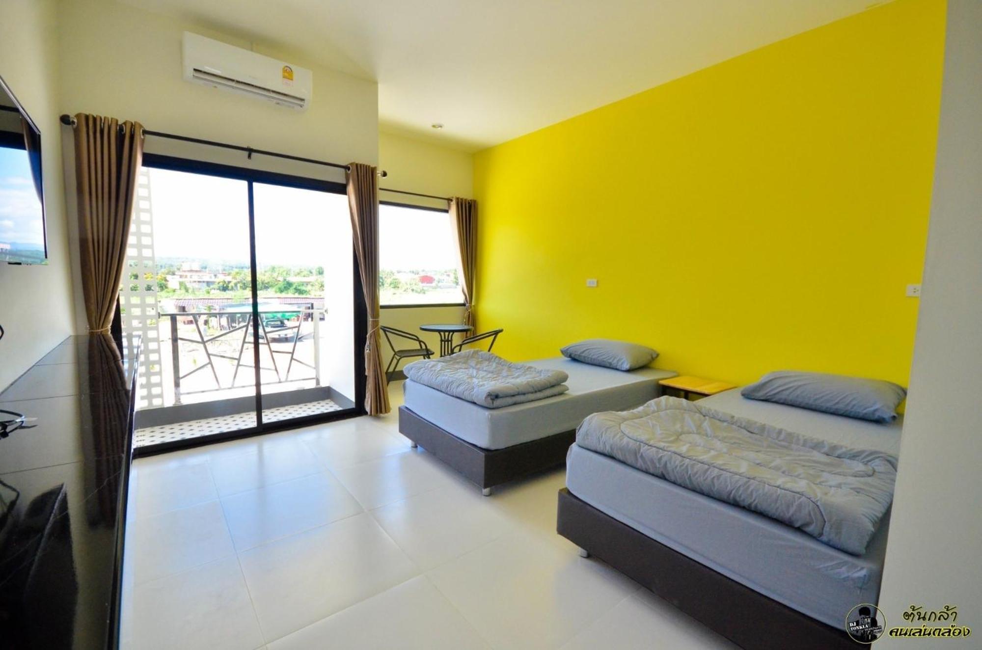 แอ่ว-ดีld Hotel&Residences Ngao Exteriör bild