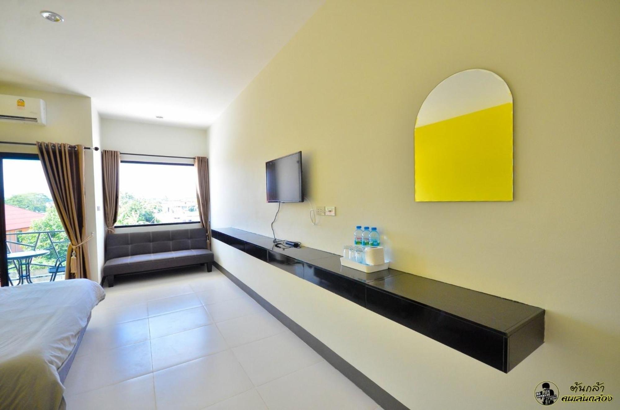 แอ่ว-ดีld Hotel&Residences Ngao Exteriör bild