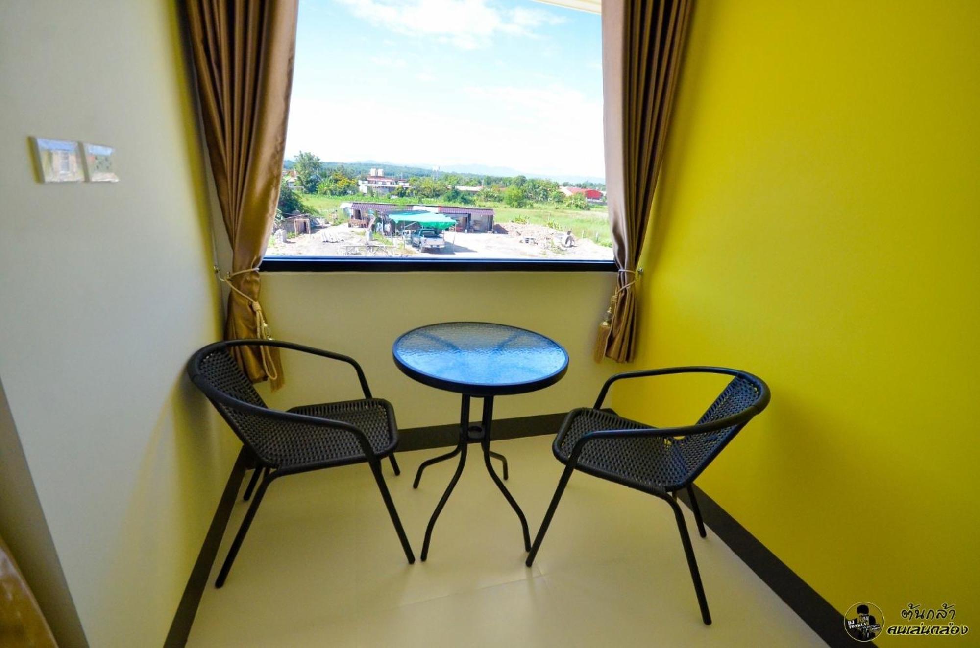 แอ่ว-ดีld Hotel&Residences Ngao Exteriör bild