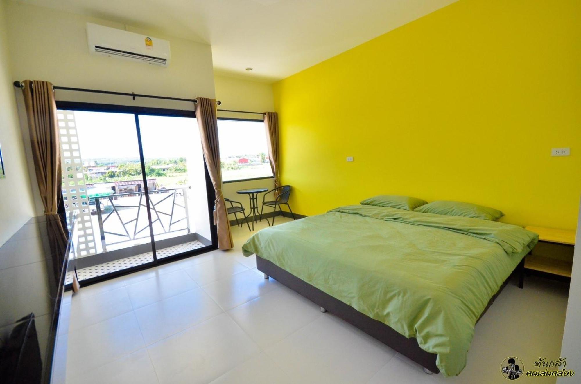 แอ่ว-ดีld Hotel&Residences Ngao Exteriör bild