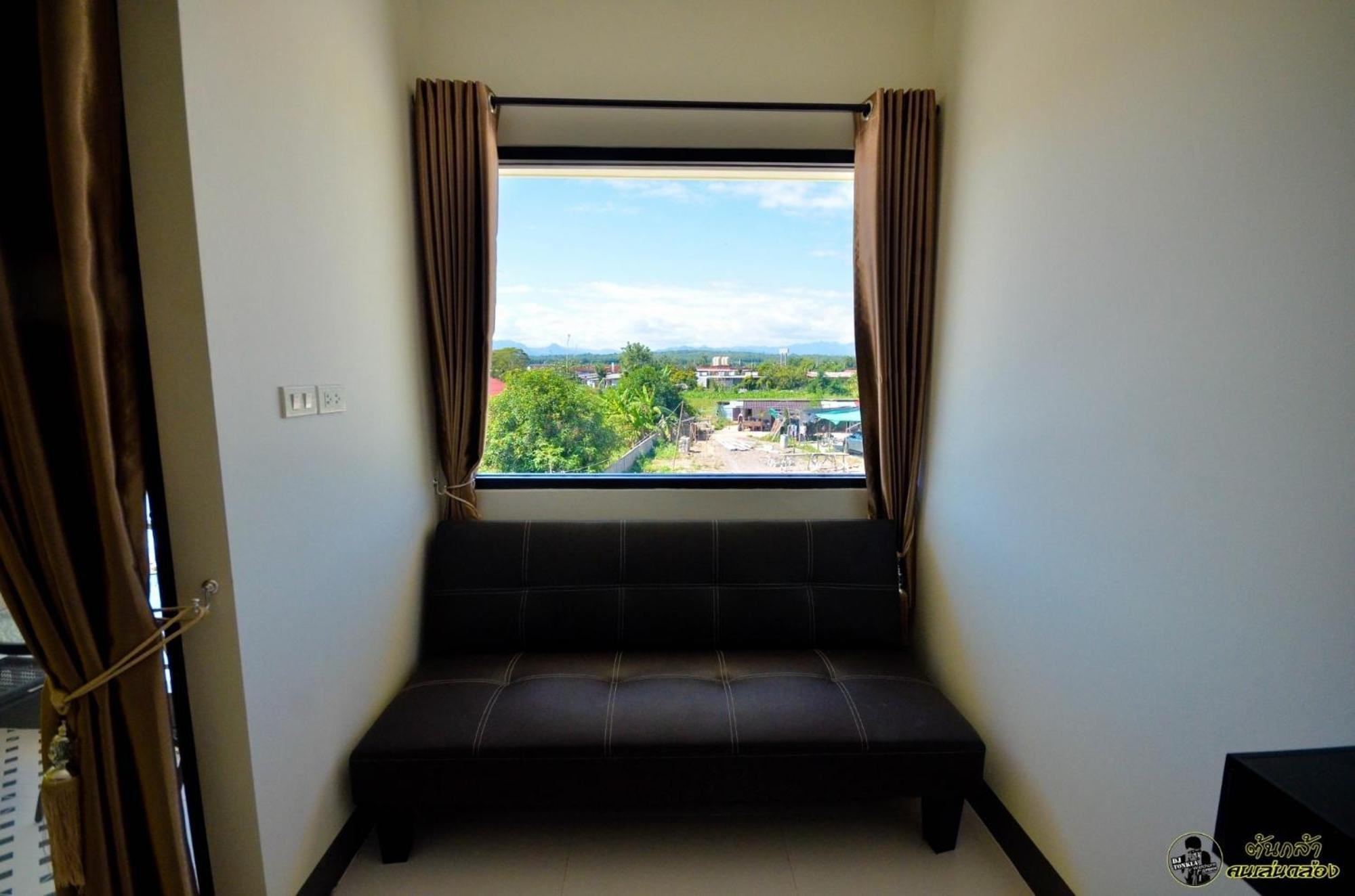 แอ่ว-ดีld Hotel&Residences Ngao Exteriör bild