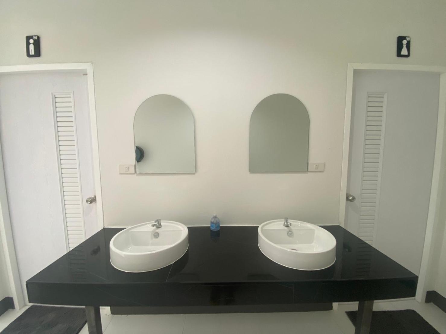แอ่ว-ดีld Hotel&Residences Ngao Exteriör bild